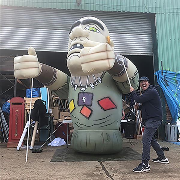 Inflatable 3D monster with moving arms!