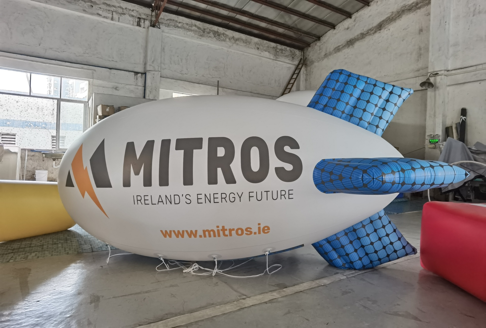 Mitros Solar blimp shows off its solar panels at NEC!